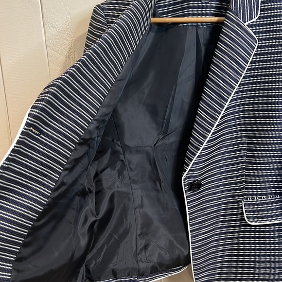 Tahari blue and black jacket coat; great for work - Picture 6 of 9